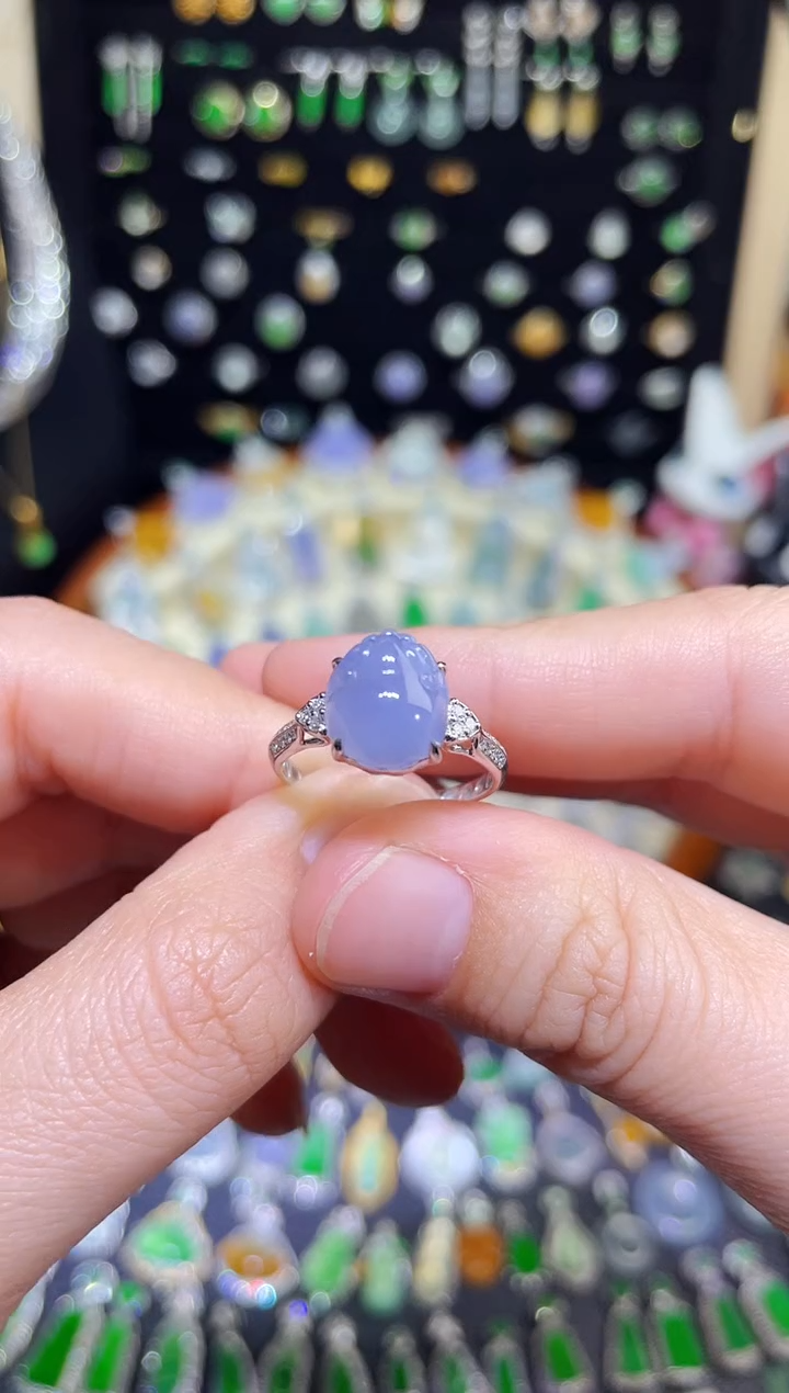 翡翠18K金镶嵌颈饰高冰胶紫色貔貅戒指