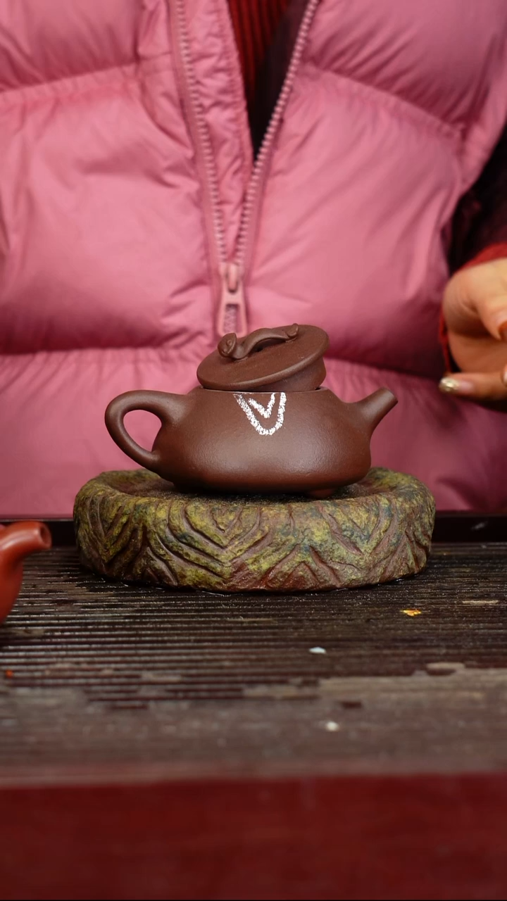 宜兴原矿紫砂壶茶壶宜兴原矿紫砂壶茶壶150C