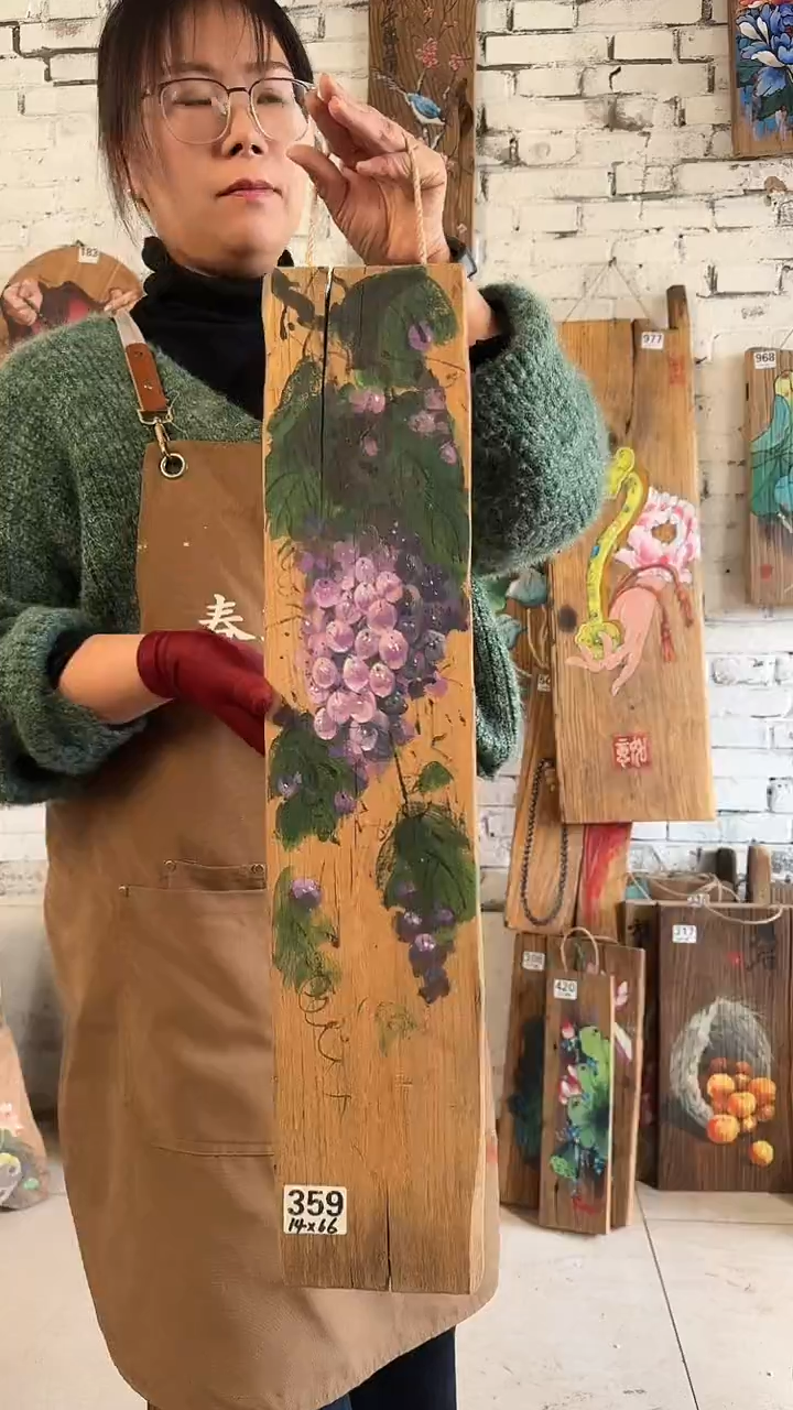 【闪购商品】桃核吊坠359核桃门板画