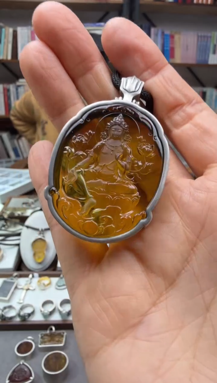 琥珀颈饰未镶嵌绿度母吊坠