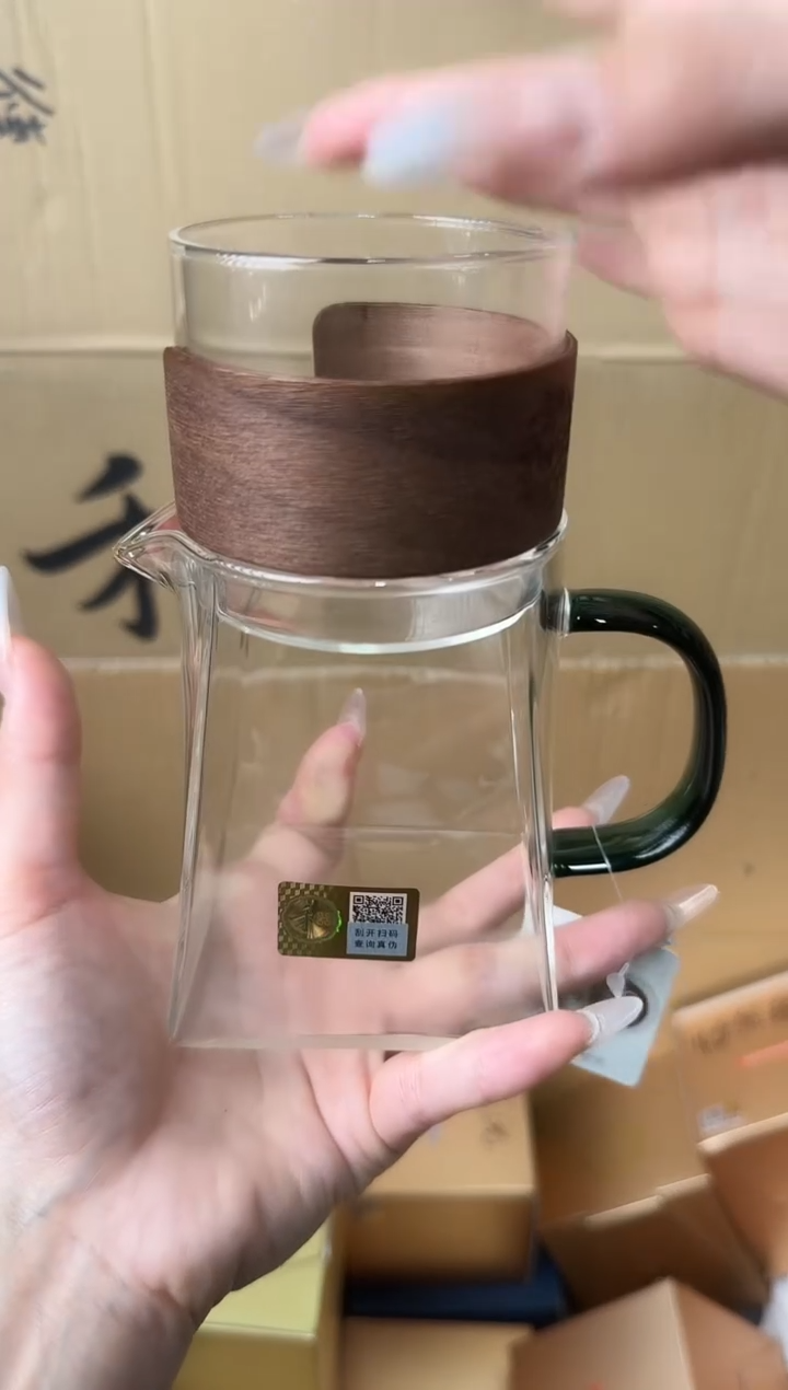 【闪购商品】@@禾器晶彩瀚然墨绿色+木纹杯一只