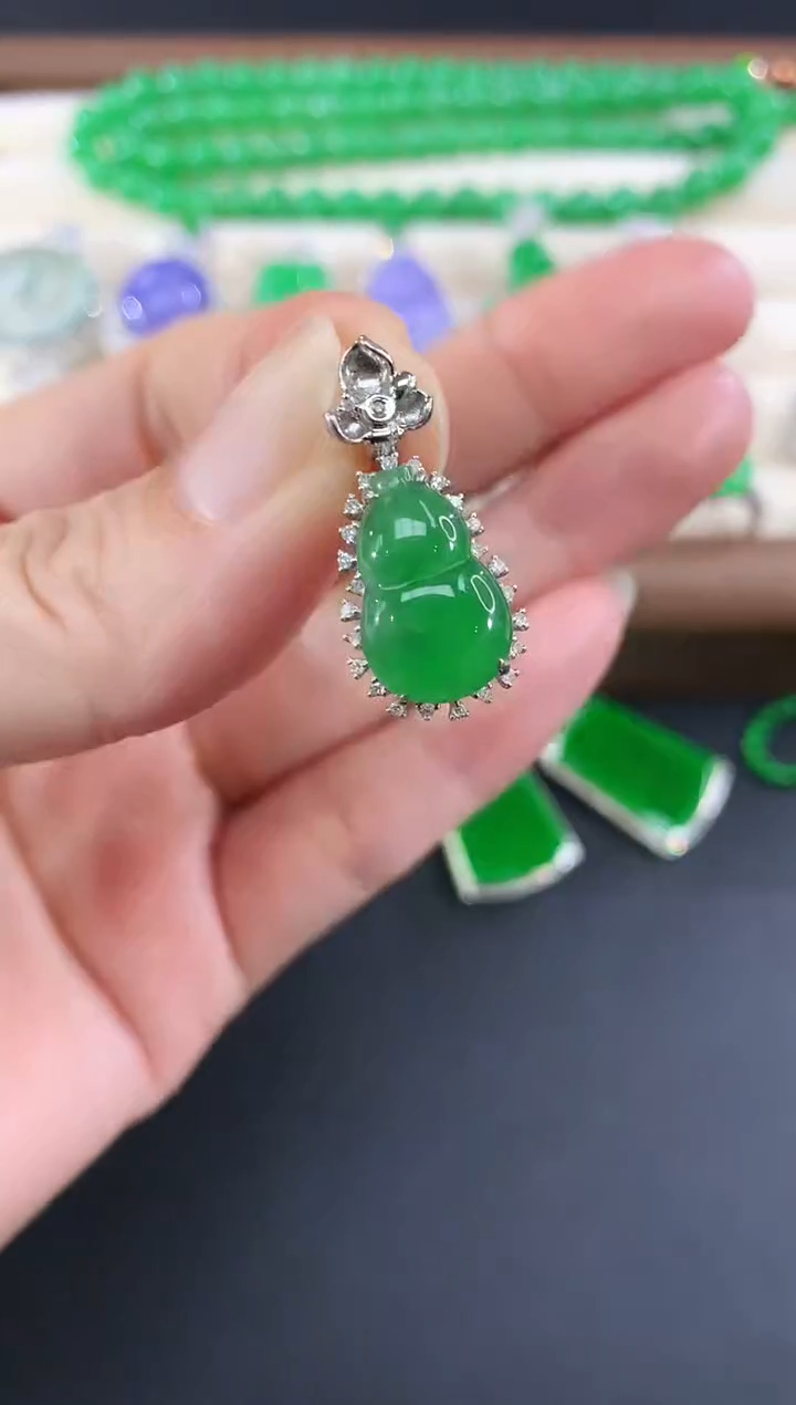 吊坠(不含链)18K金镶嵌翡翠10|4500
