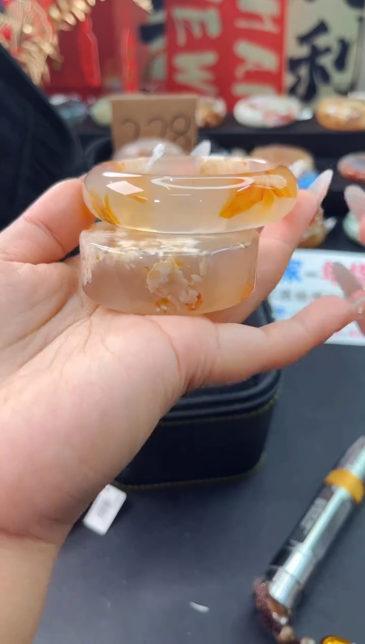 【闪购商品】石英质玉手镯未镶嵌赠送镯心（55圈口）