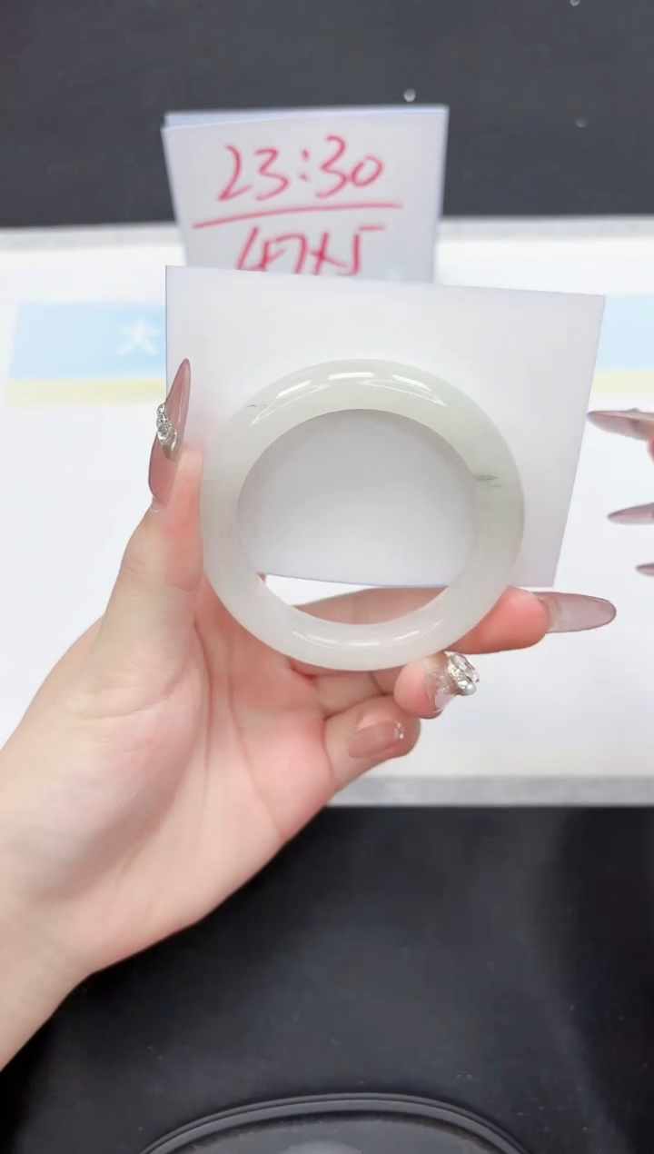 【闪购商品】石英质玉手镯未镶嵌80-52.2