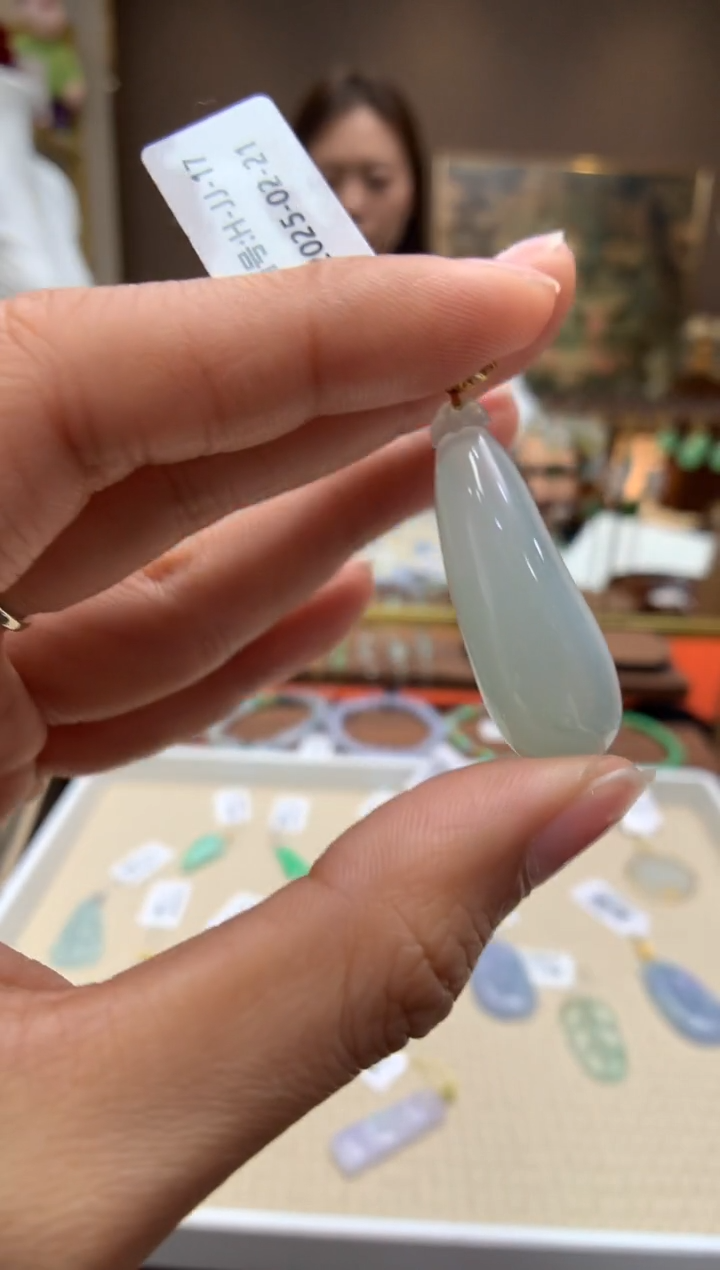 【闪购商品】翡翠颈饰18K金镶嵌福瓜