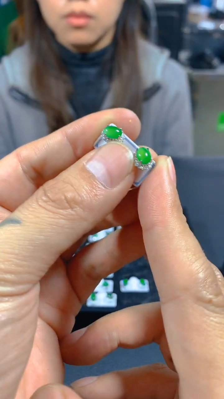 未镶嵌翡翠耳饰多样性发一