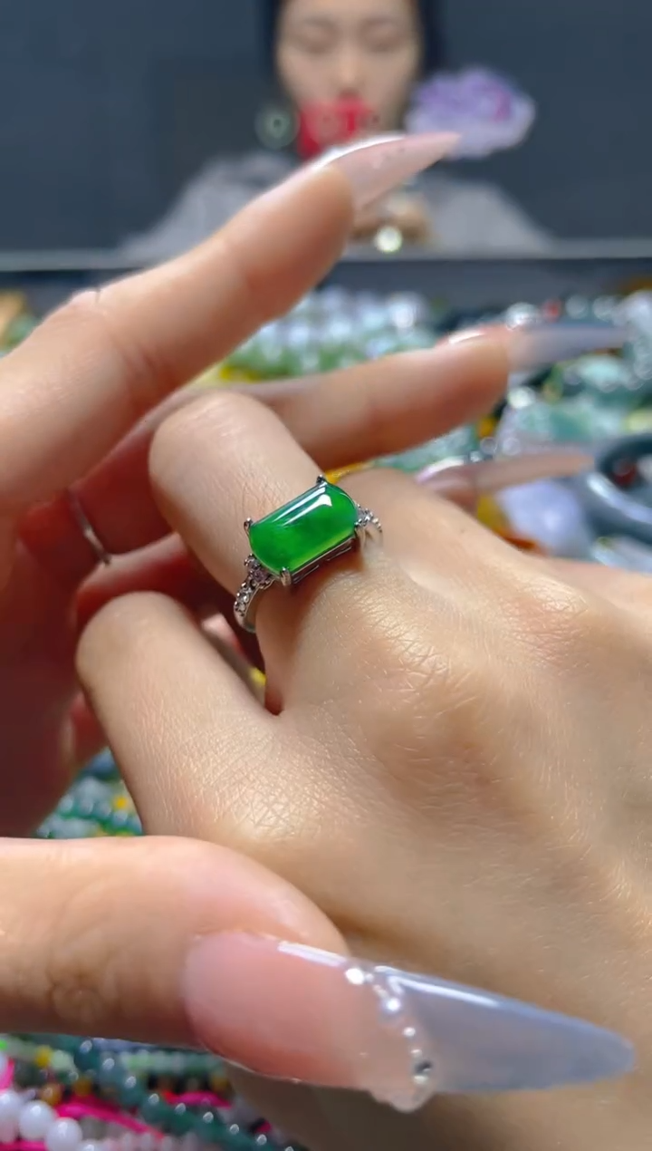 颈饰未镶嵌翡翠/C/翡翠A货，一件也是批发价