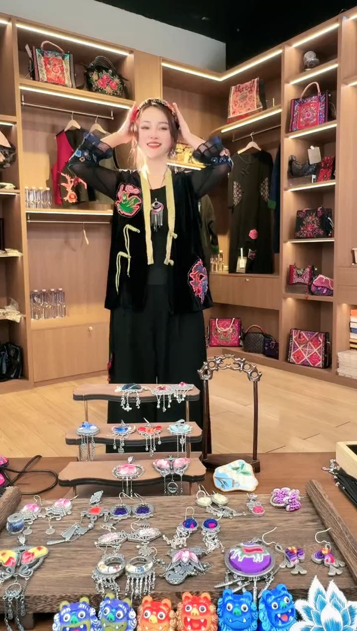 【闪购商品】织绣L514黔东南苗族刺绣