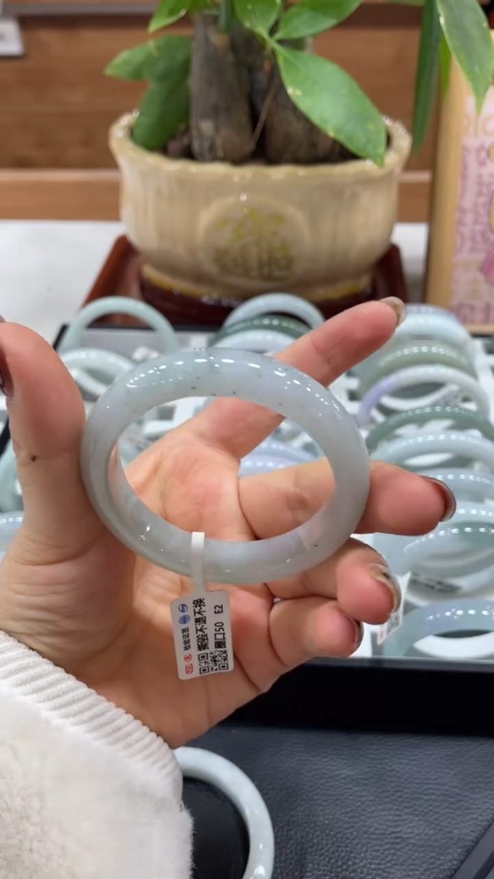 【闪购商品】翡翠手镯未镶嵌手镯