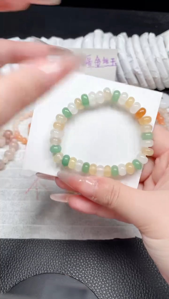 【闪购商品】石英质玉手镯未镶嵌多宝
