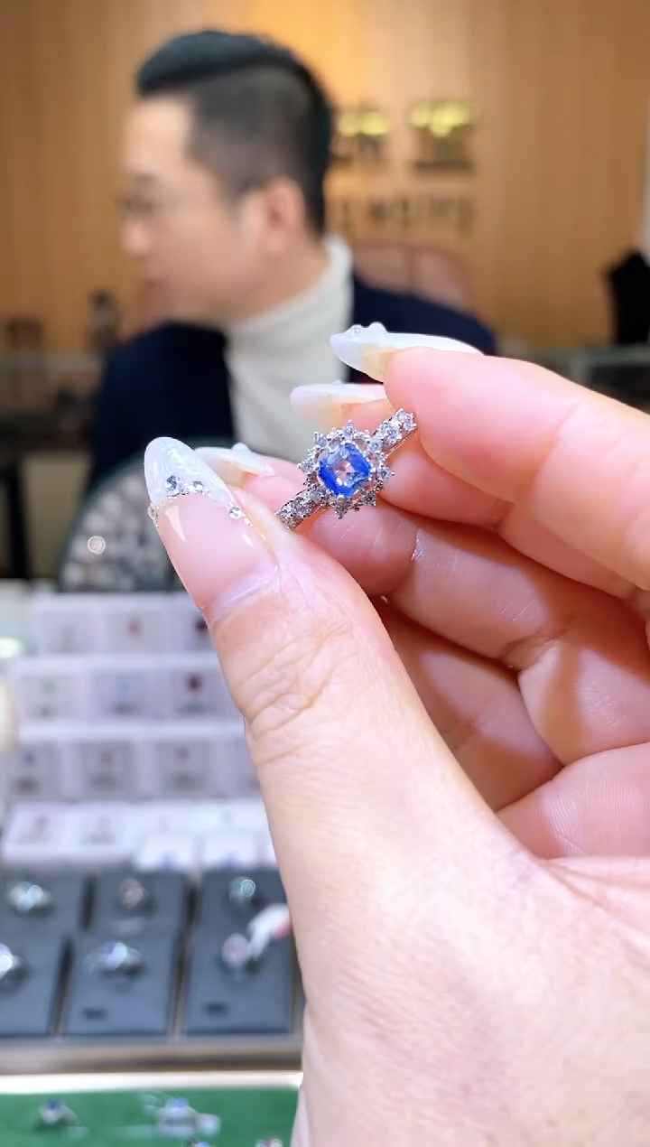【闪购商品】蓝宝石戒指银S925镶嵌天然蓝宝石戒指