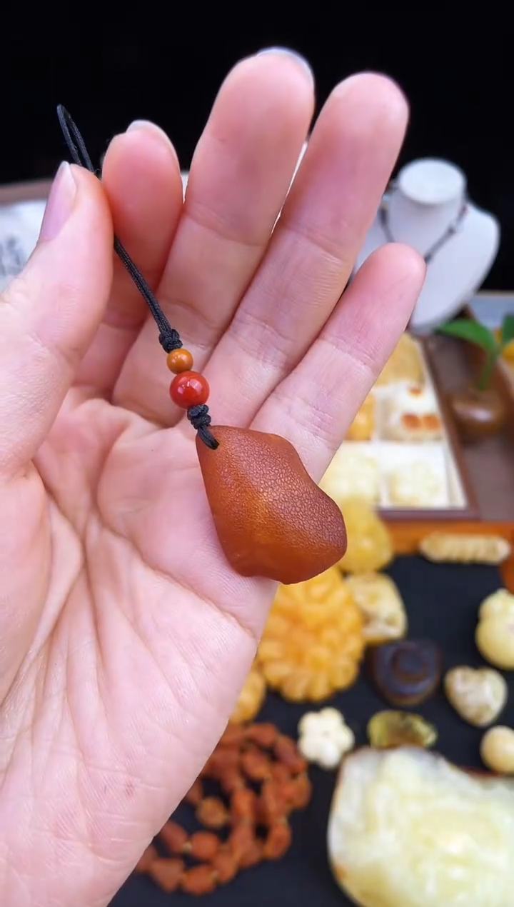 琥珀未镶嵌珠宝奇石柒月