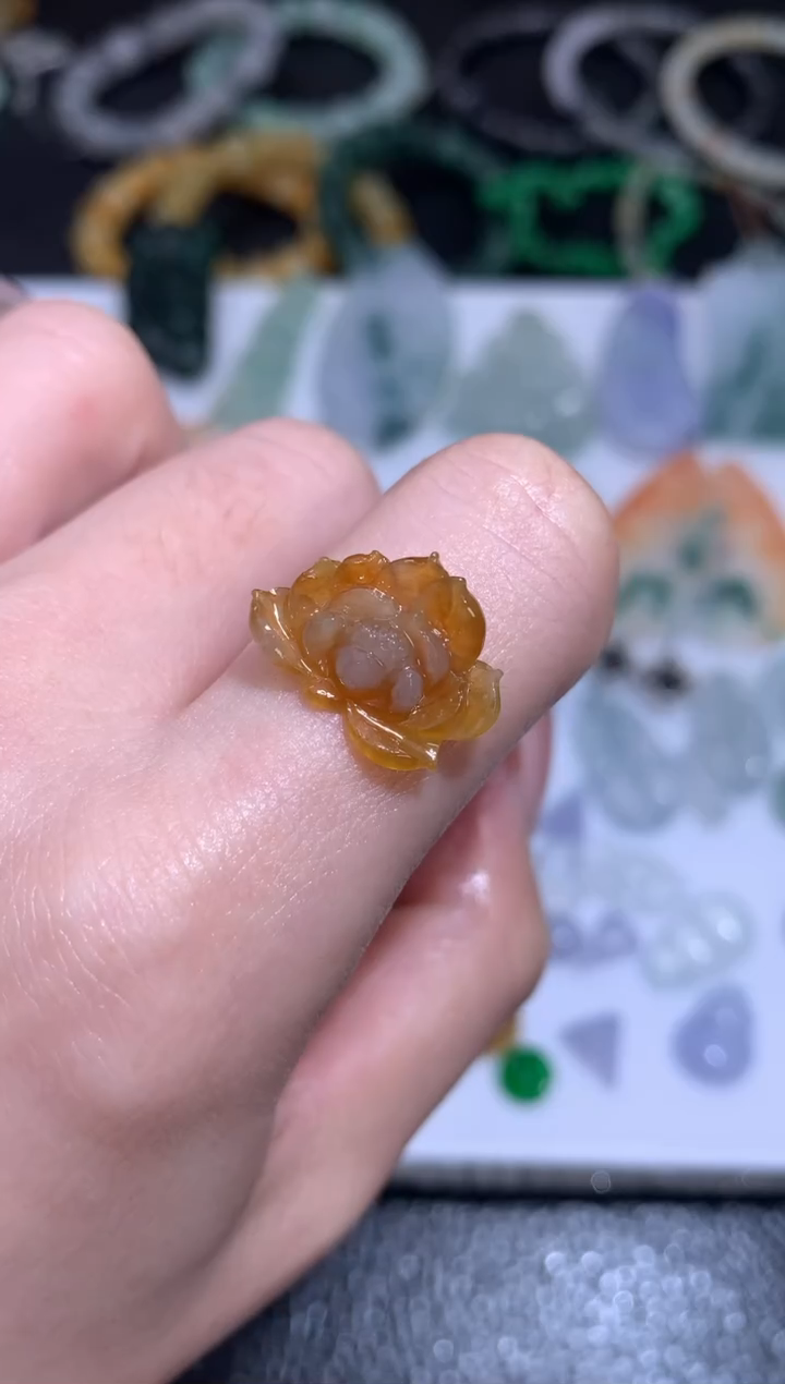未镶嵌定制翡翠莲花