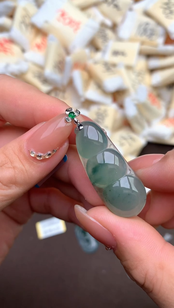 【闪购商品】翡翠挂件18K金镶嵌— 