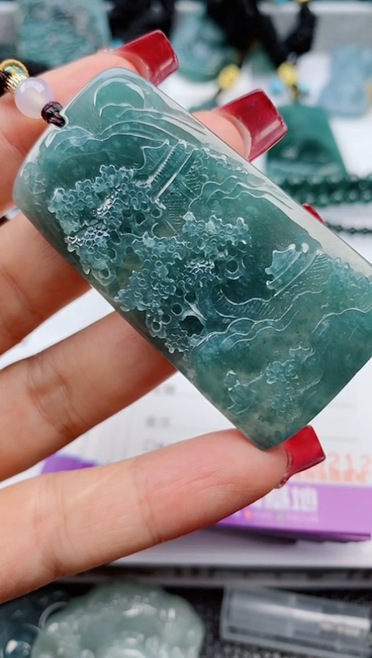 【闪购商品】翡翠颈饰未镶嵌               