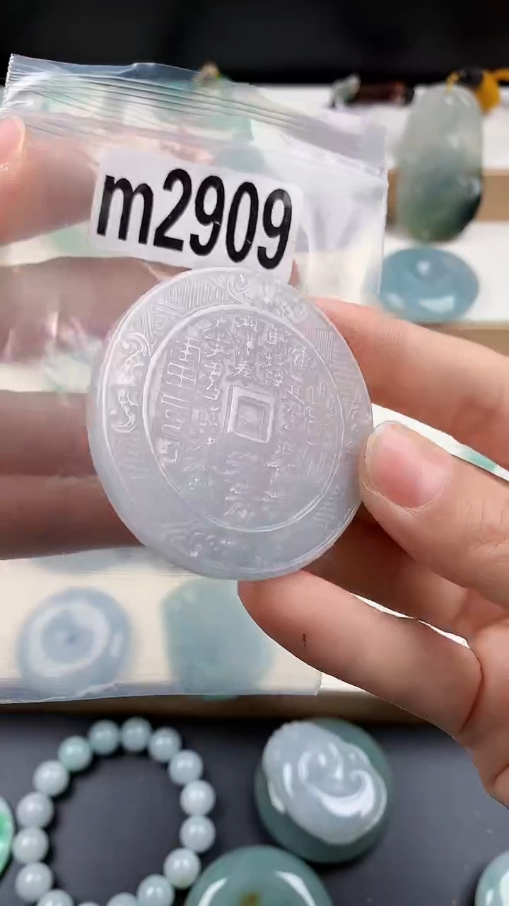 颈饰未镶嵌翡翠天然翡翠吊坠挂件