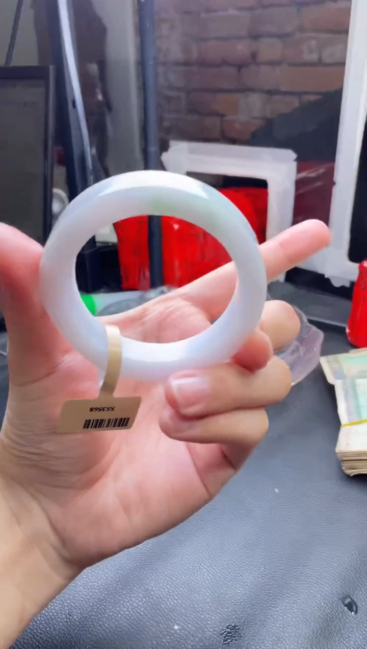 【闪购商品】定制翡翠手镯未镶嵌发一件/DDI01698