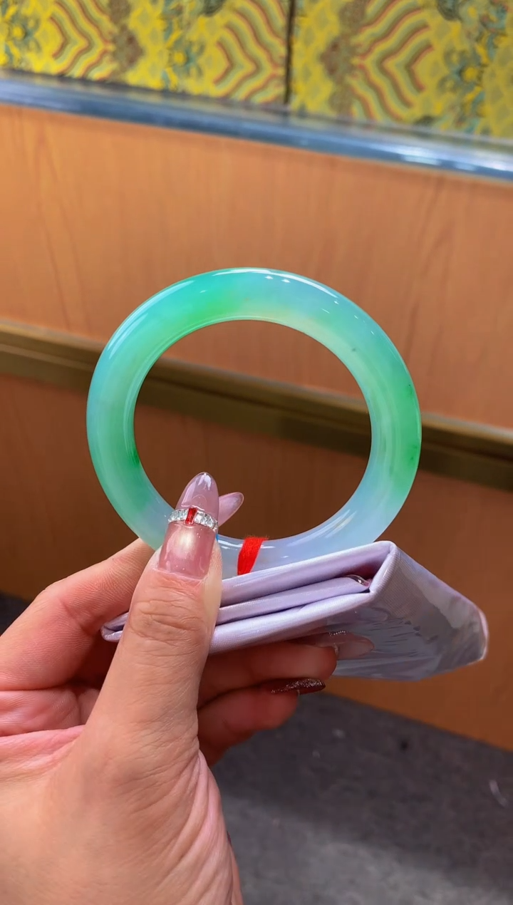 未镶嵌手镯翡翠-F127-圆条54-全款42万-定金2万