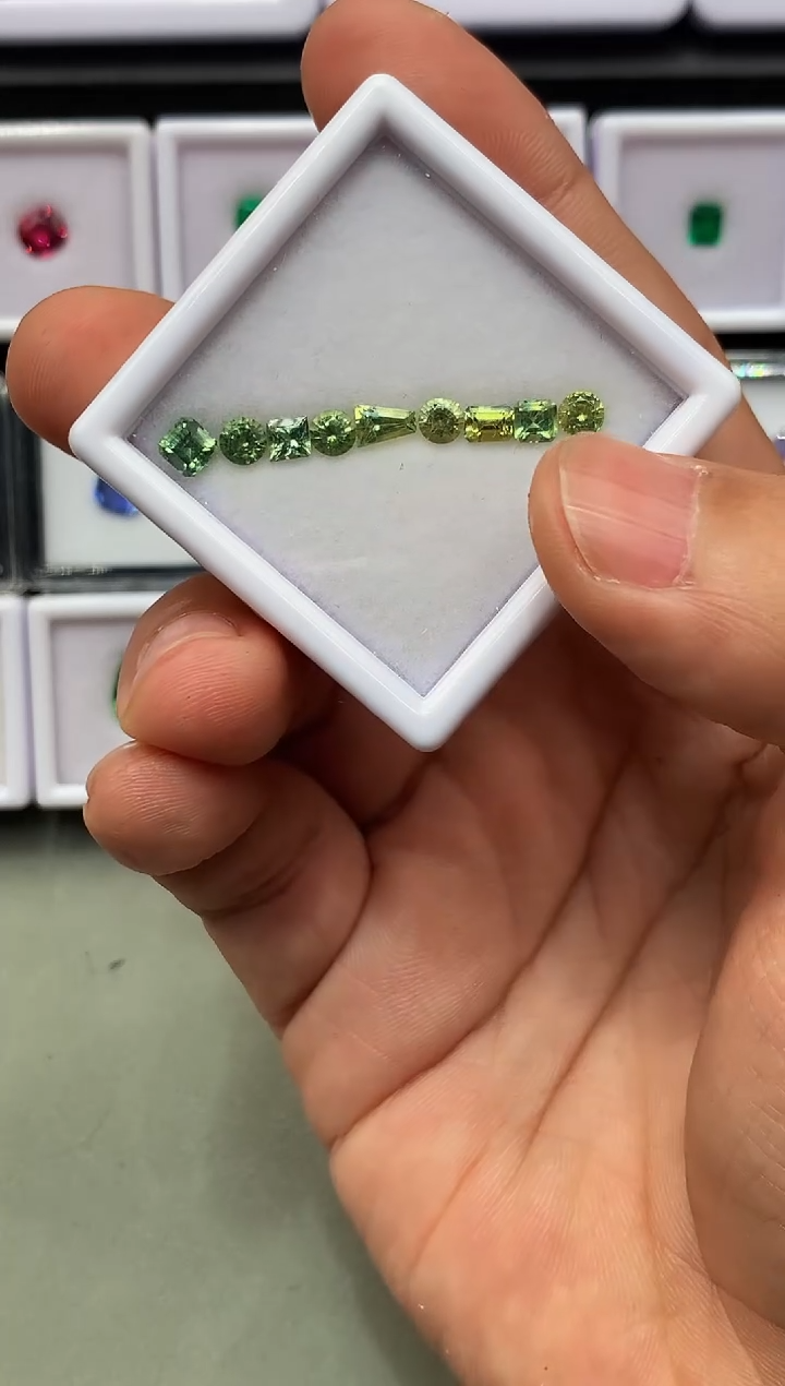 【闪购商品】定制蓝宝石裸石未镶嵌花切 一盒5/P 3.13ct