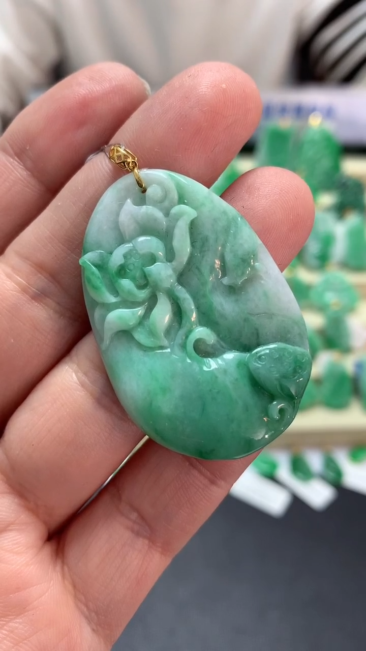 【闪购商品】翡翠吊坠(不含链)18K金镶嵌挂件