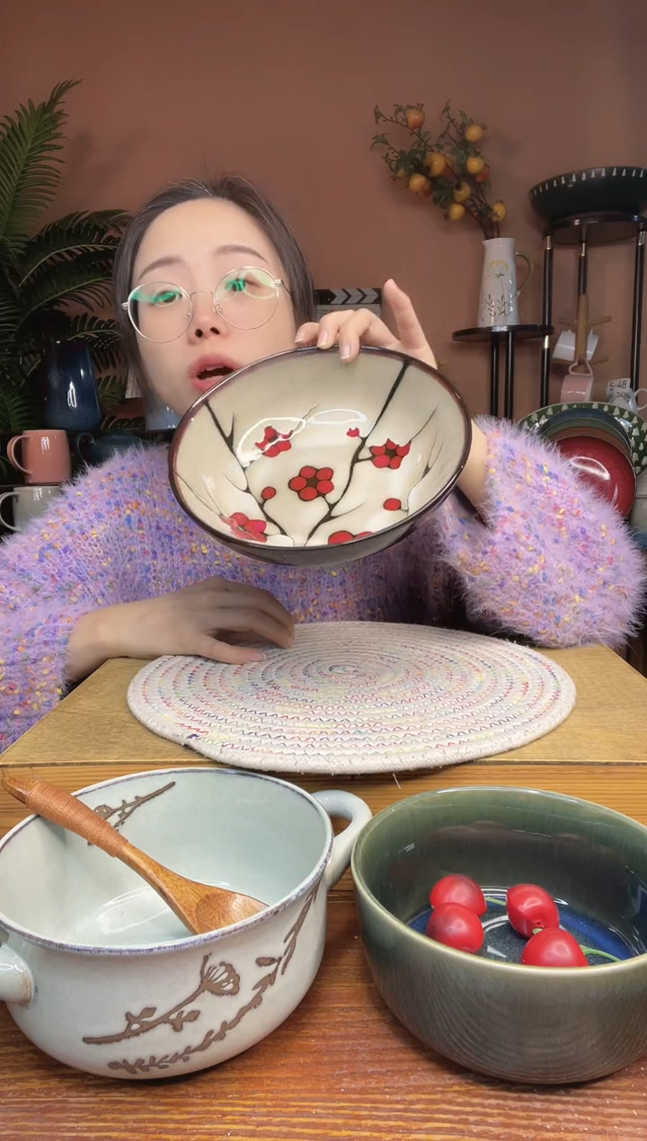 陶瓷8英寸手绘梅花碗 微瑕疵