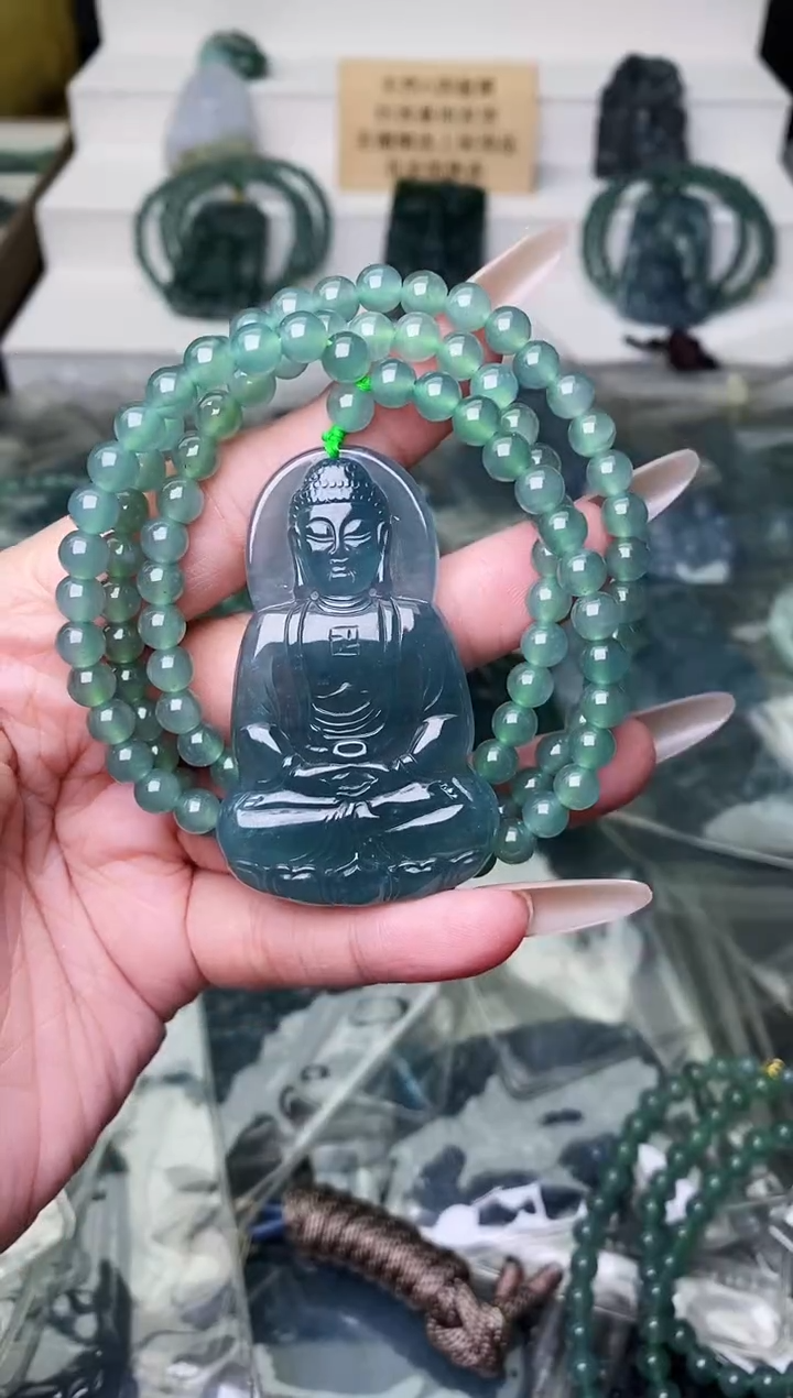 颈饰未镶嵌翡翠 