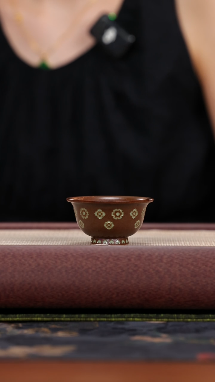 紫砂盖碗琉华草木灰釉宝相纹杯