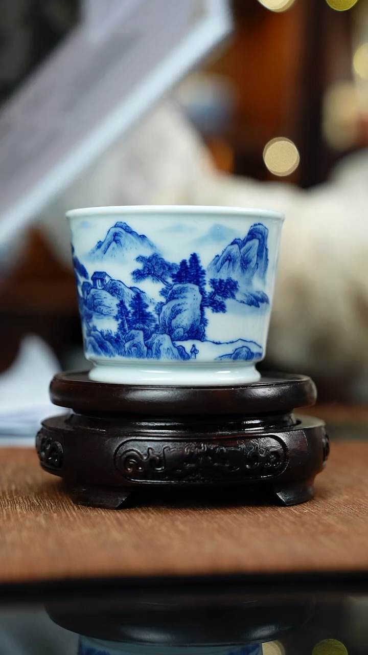 手工青花山水容天杯