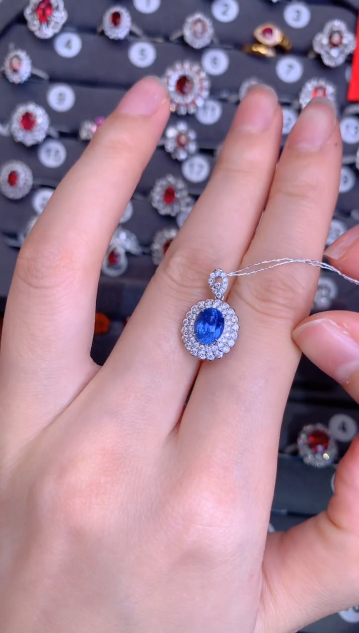 【闪购商品】蓝宝石吊坠(不含链)18K金镶嵌1.55ct无烧