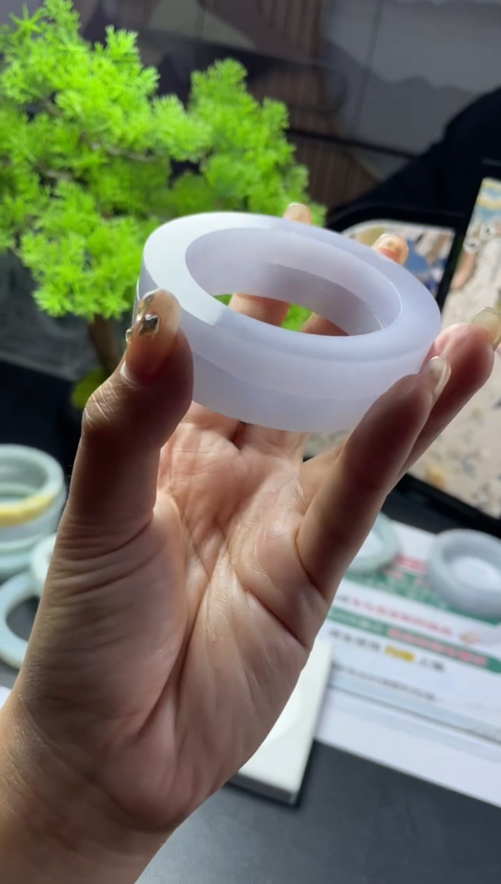 【闪购商品】定制翡翠手镯未镶嵌手镯定制一件