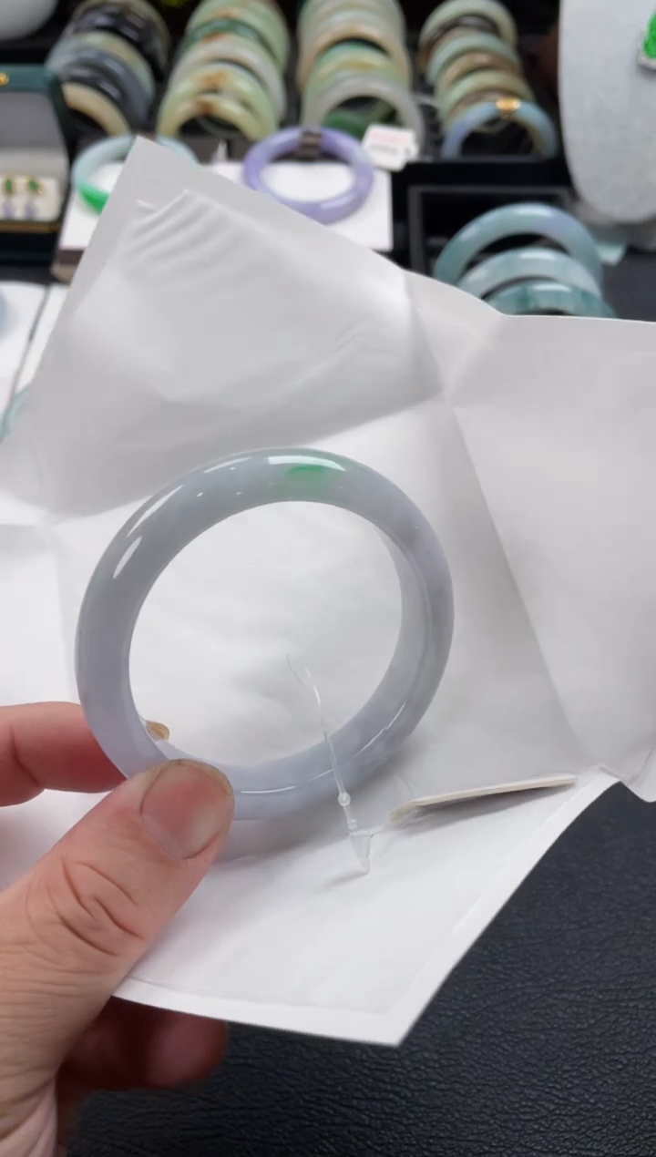 【闪购商品】翡翠手镯未镶嵌56正圈 有纹