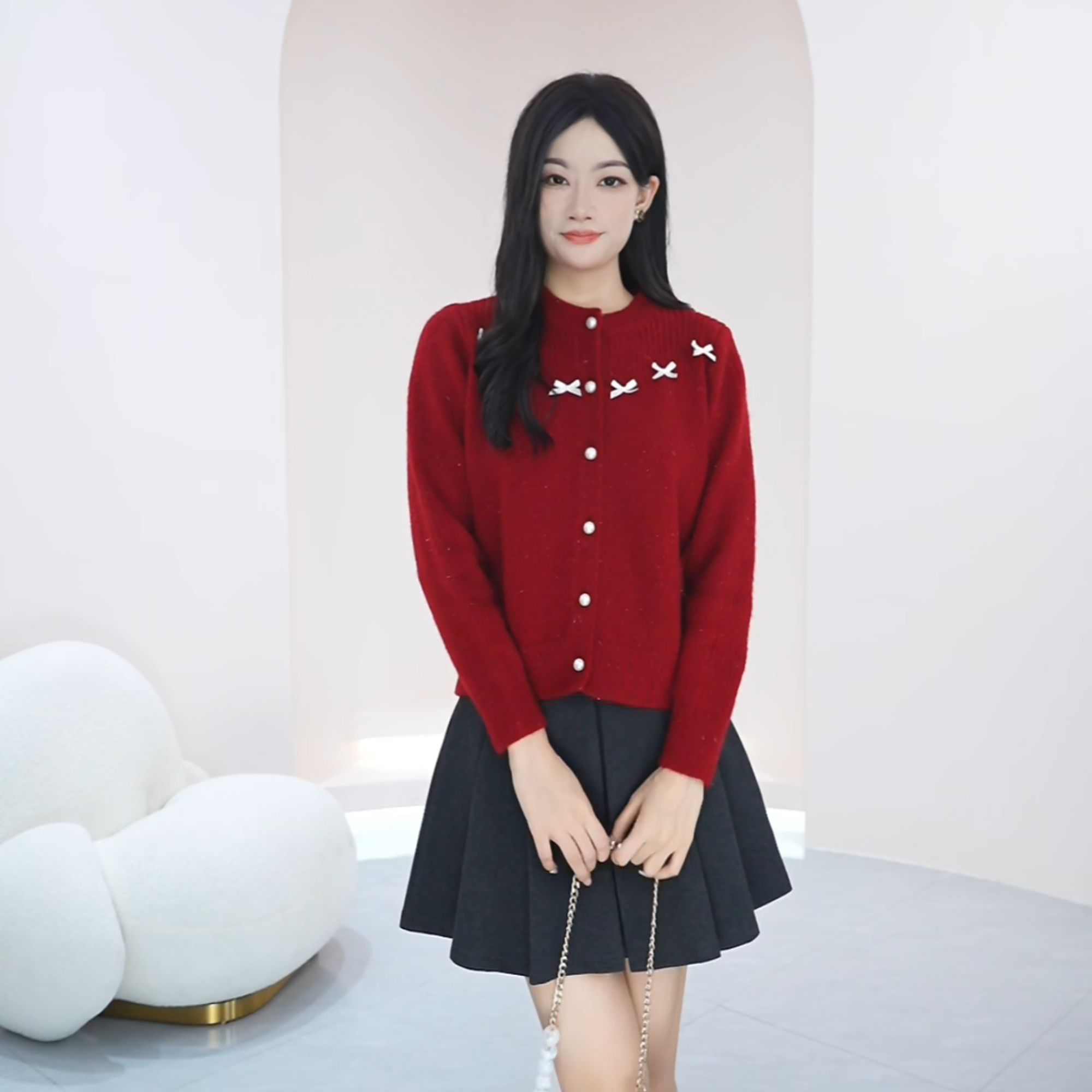 朵以2025冬季新款长袖气质宽松型厚款红色针织开衫