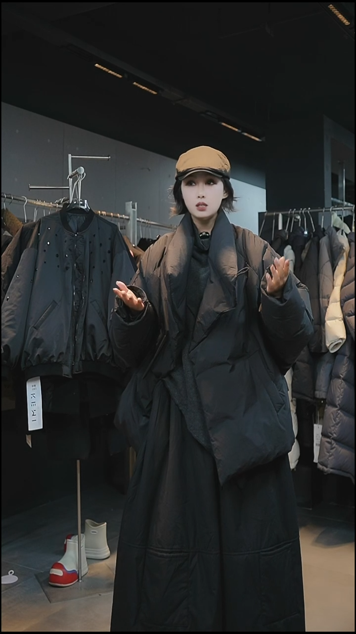 黑色羽绒外套黑色羽绒外套