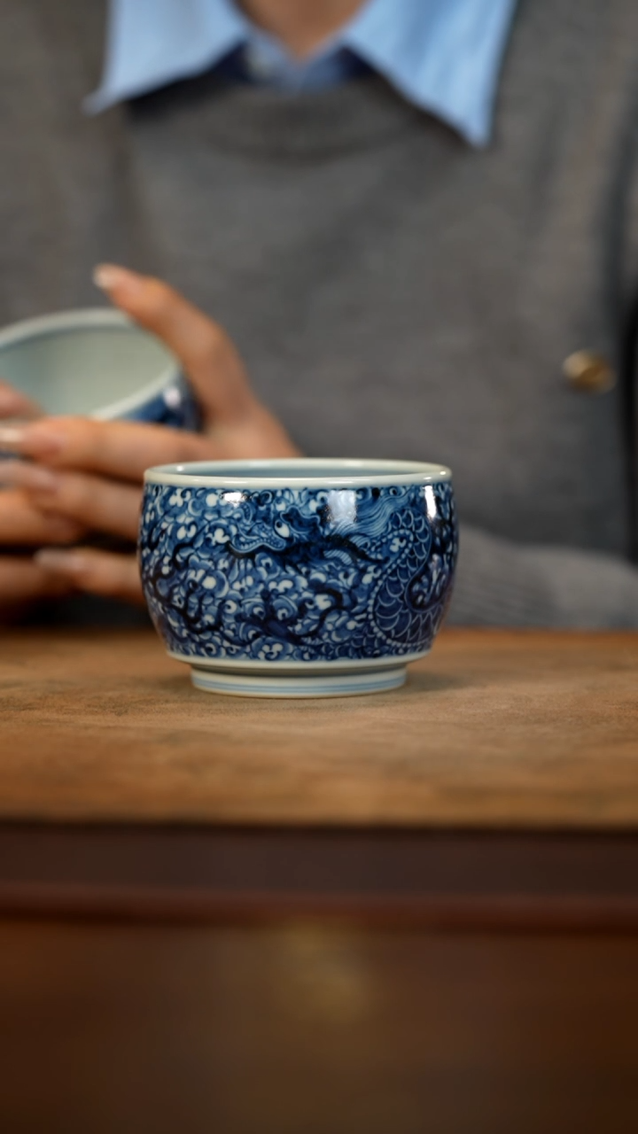 【闪购商品】青花满绘祥云龙纹大杯