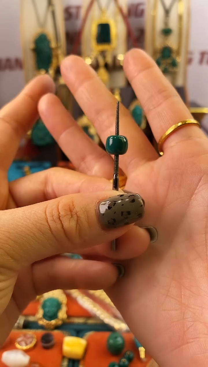 【闪购商品】绿松石.未镶嵌老型  8.3mm  0.83g