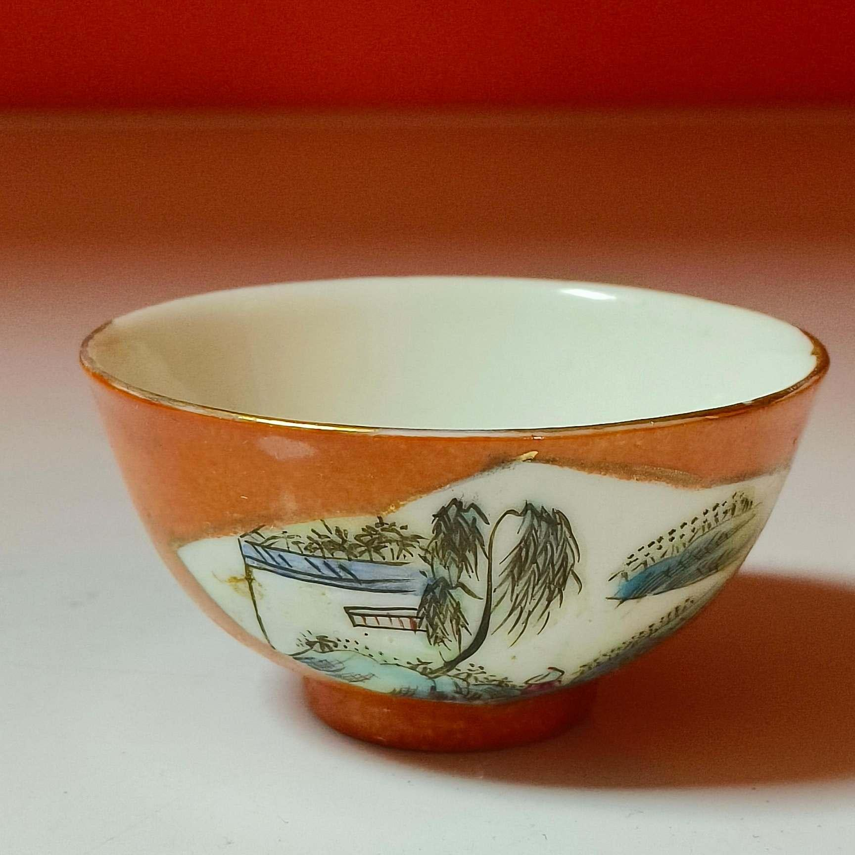 3788清晚期 红地开窗房屋纹品茗杯