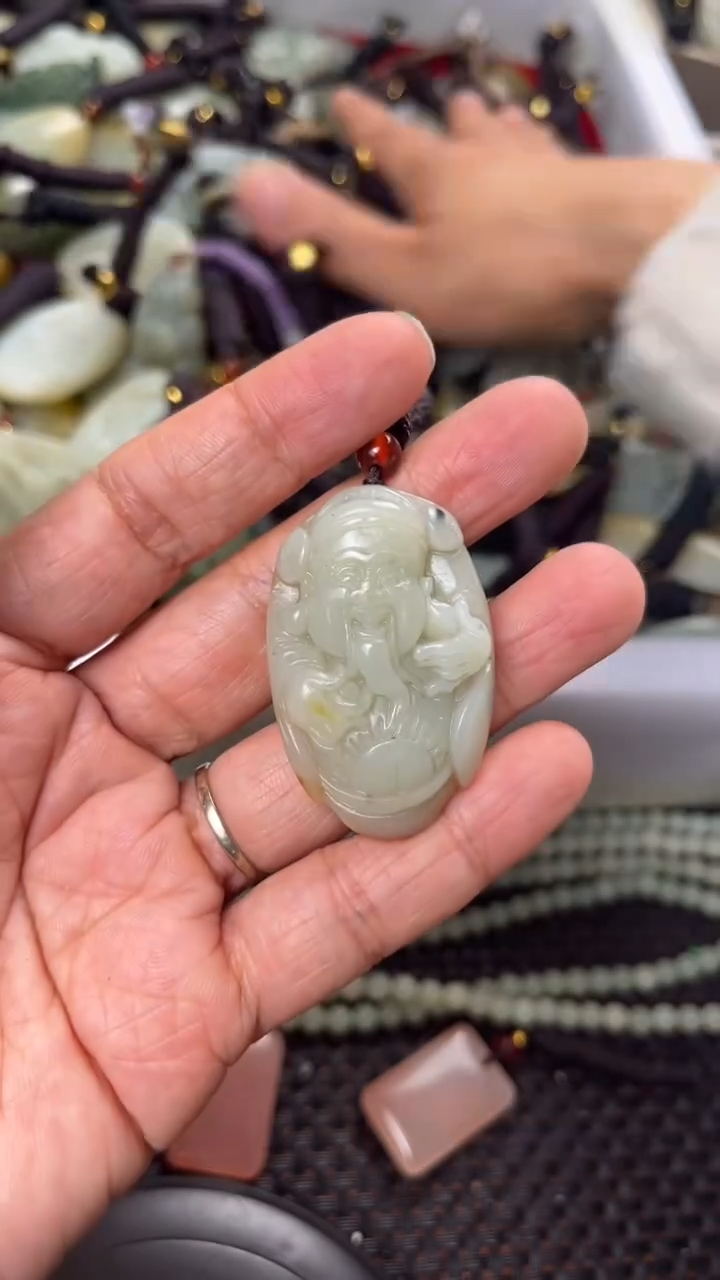 【闪购商品】和田玉颈饰未镶嵌多样性发货没有证书拍一发一有瑕