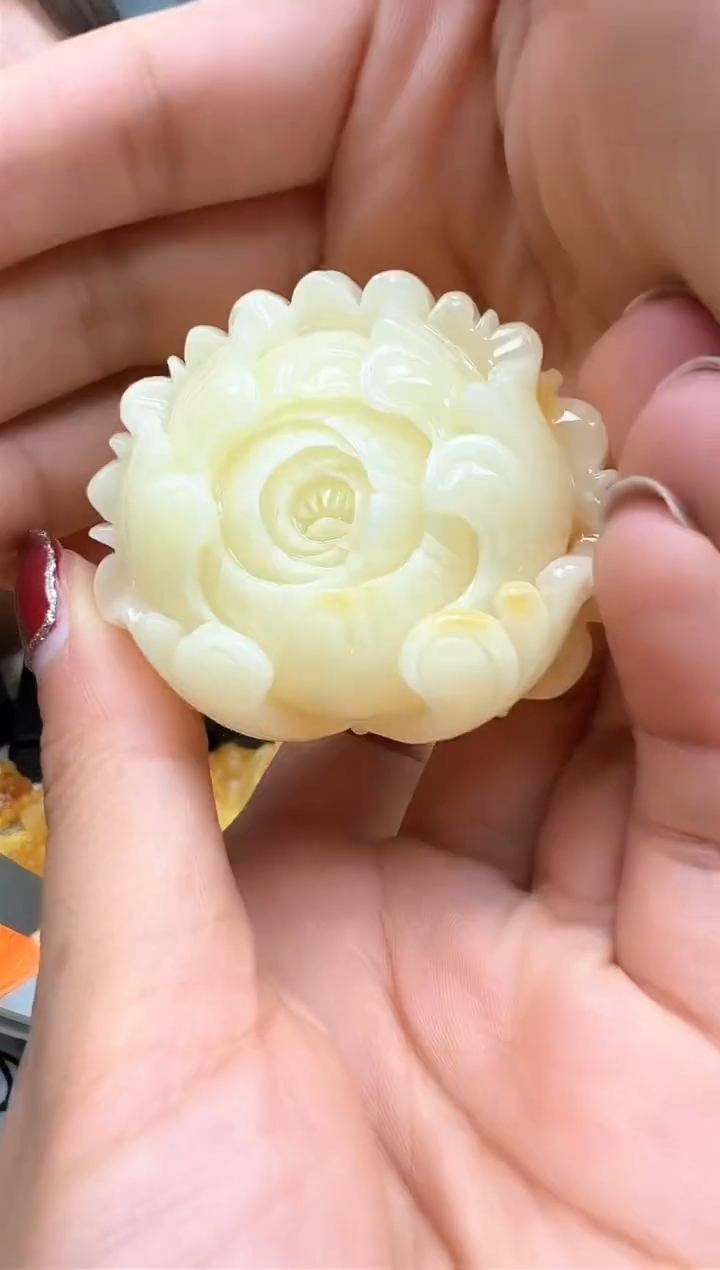 【闪购商品】琥珀裸石未镶嵌挂坠