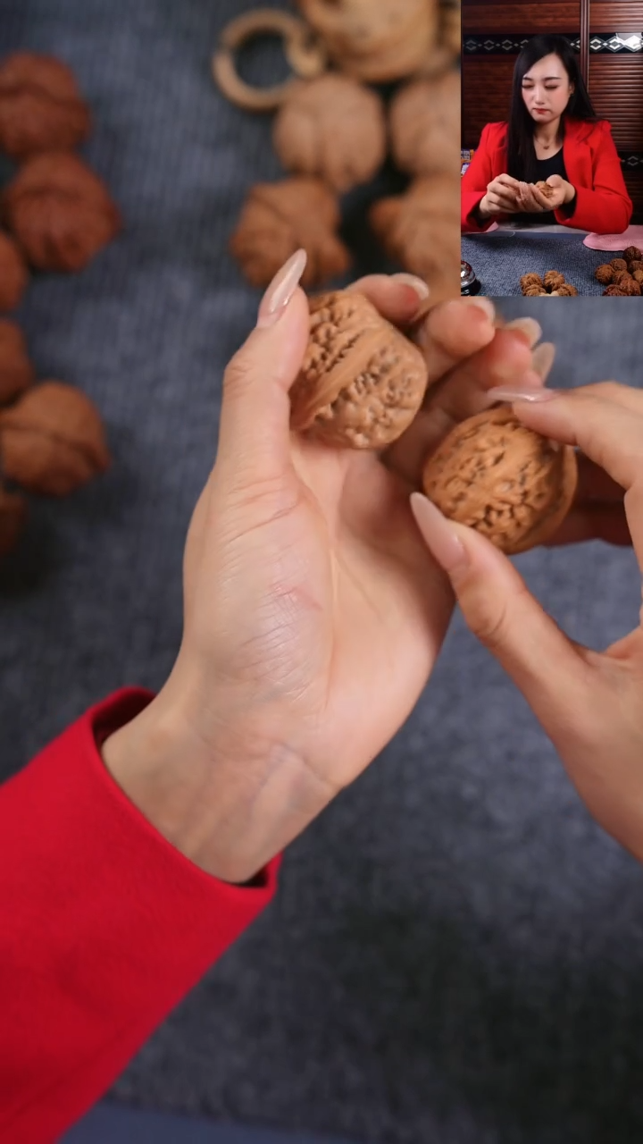 【闪购商品】文玩核桃吊坠文玩核桃精品红锦鲤42