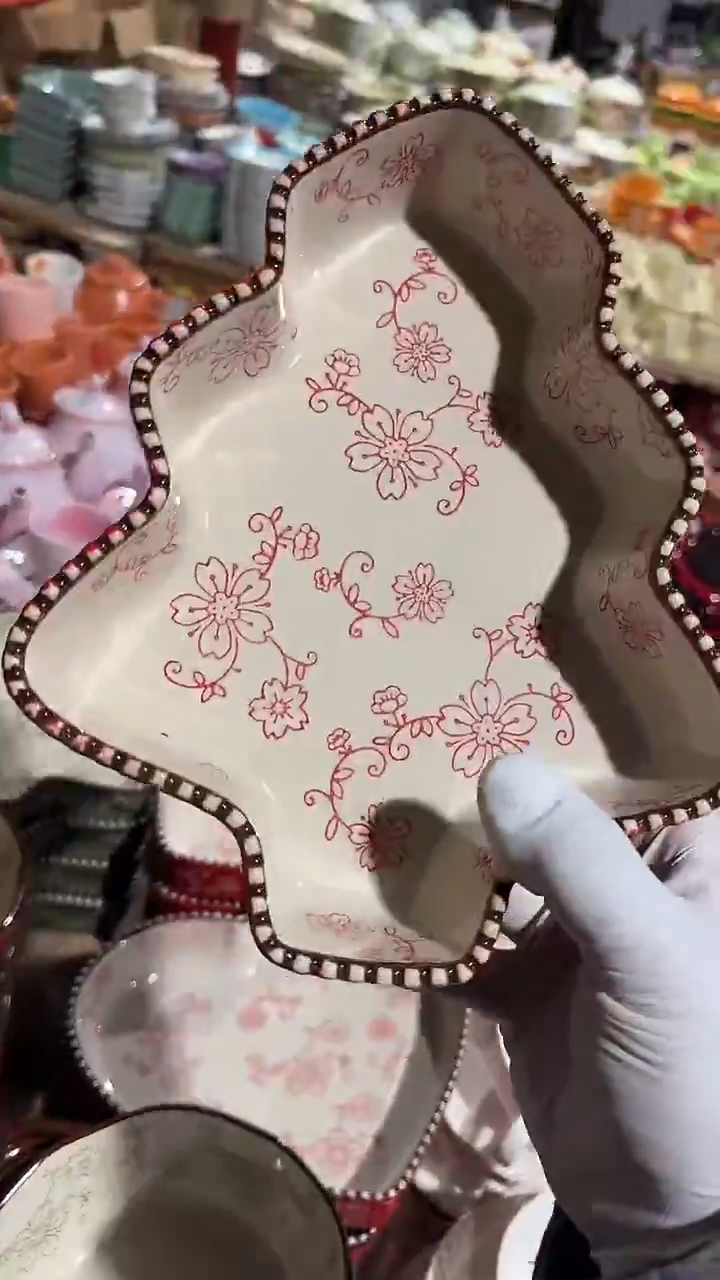 陶瓷红色圣诞树盘微瑕 凑满20元包邮