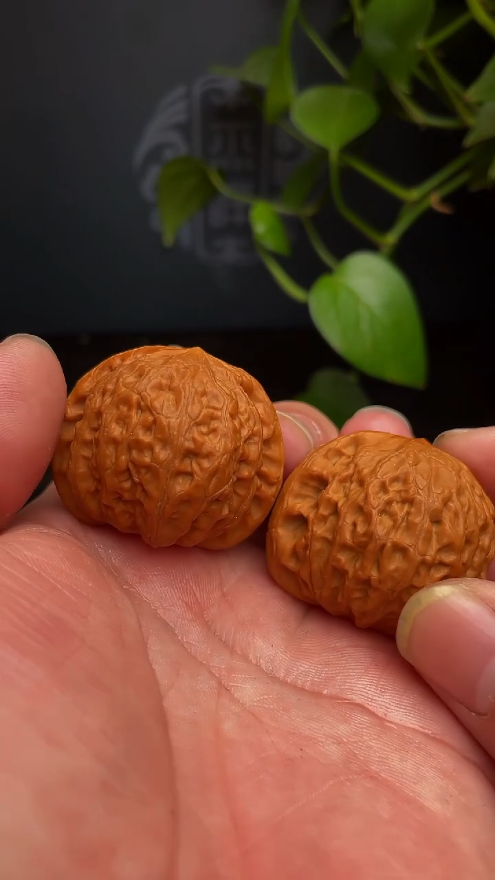 【闪购商品】文玩核桃把件40尺铁锤