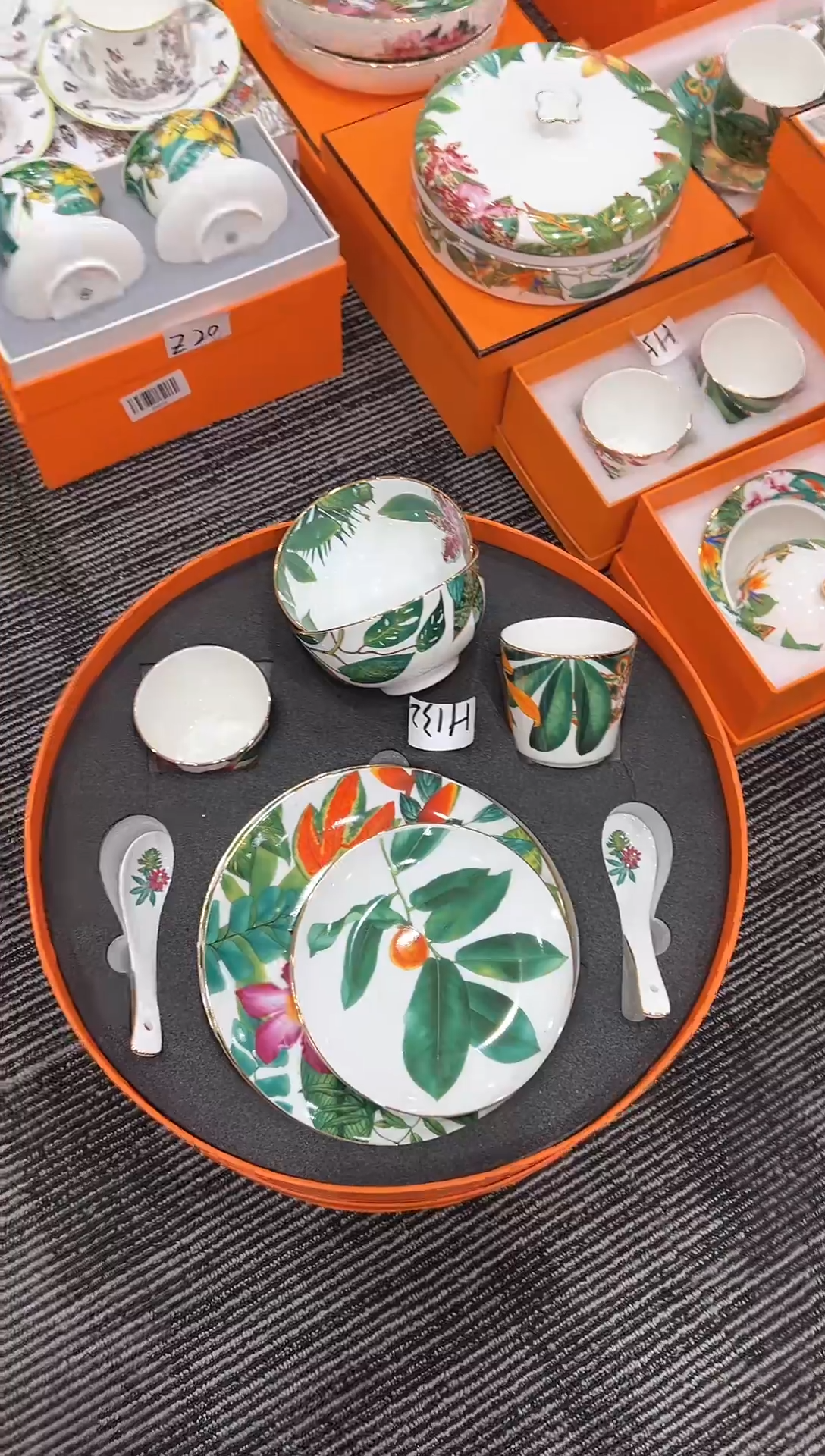 【闪购商品】杯H132-------------