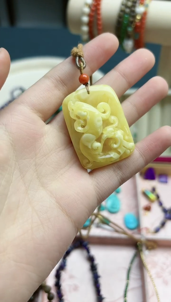 【闪购商品】蜜蜡裸石未镶嵌蜜蜡龙凤牌吊坠*1 HS