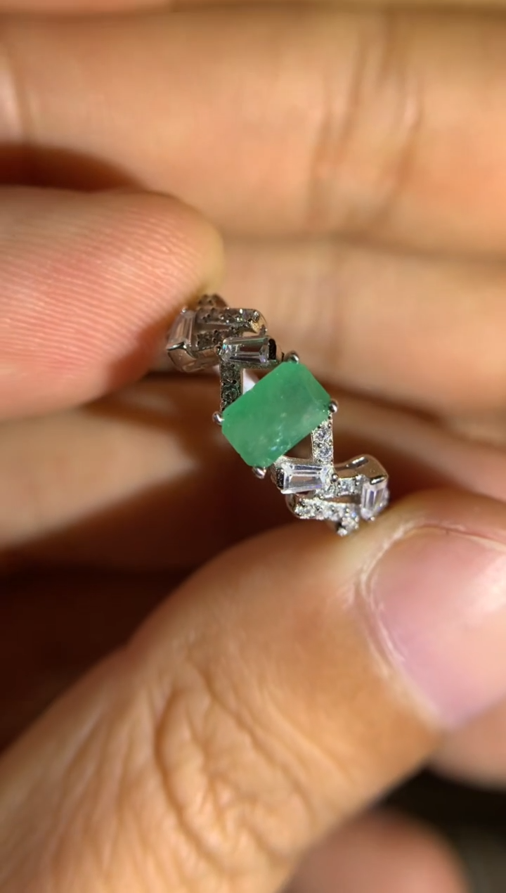 【闪购商品】祖母绿戒指银S925镶嵌天然