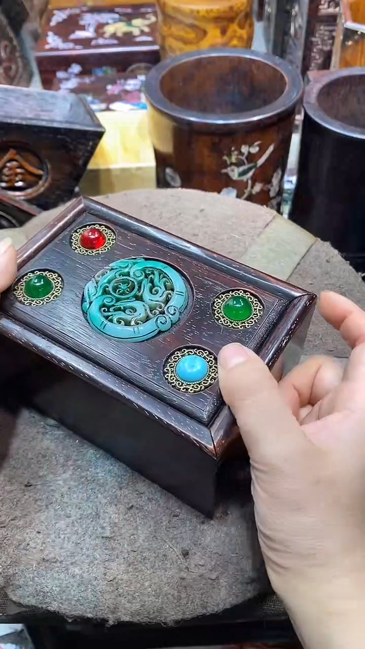 木木雕款盒子一个