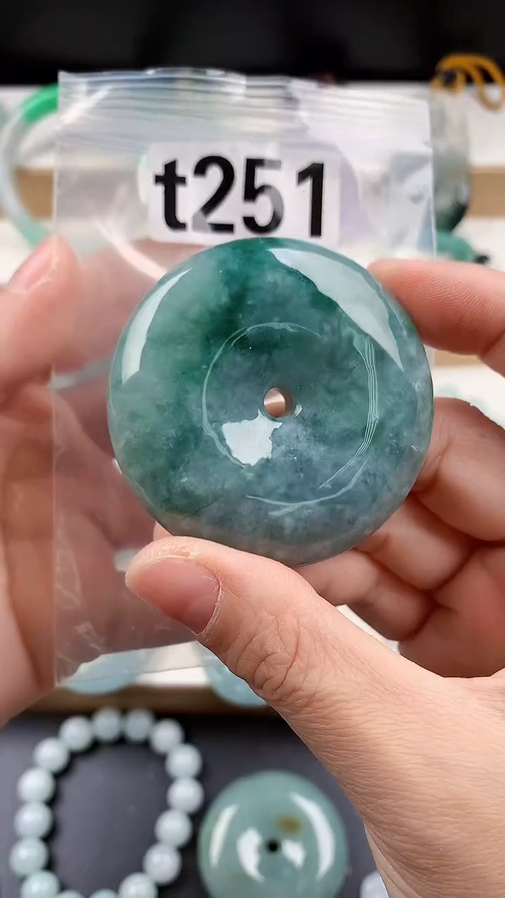 颈饰未镶嵌翡翠天然翡翠吊坠挂件