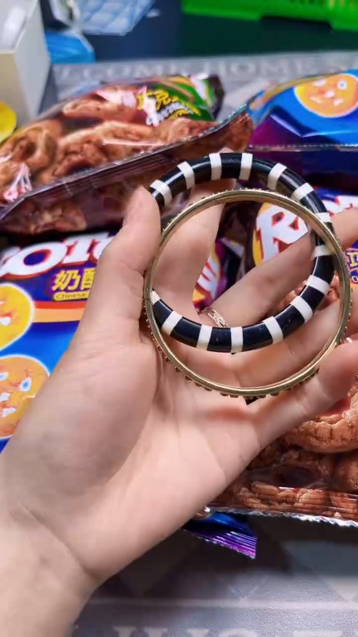 非金属无如图所示时尚饰品