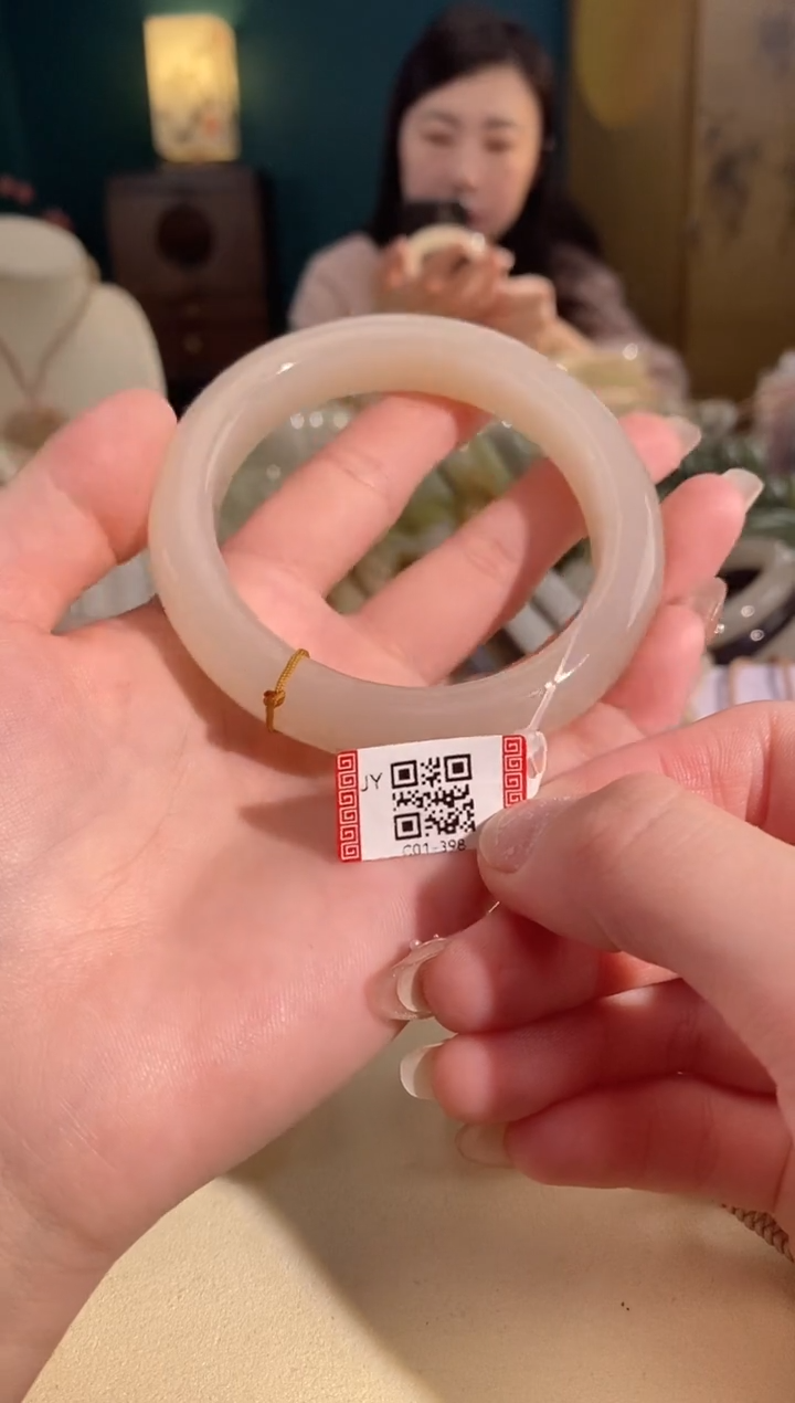 【闪购商品】和田玉手镯未镶嵌手镯