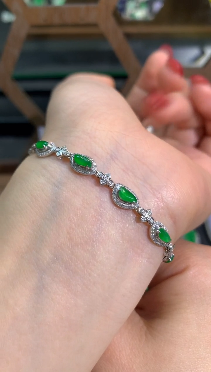 【闪购商品】翡翠吊坠(不含链)18K金镶嵌手链