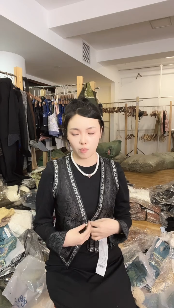 M码       90-105斤  马甲